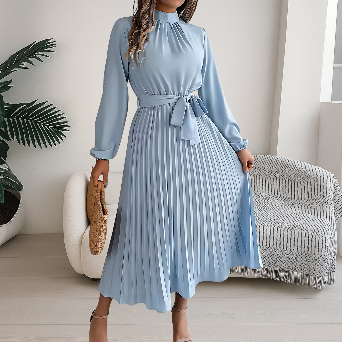 Midikleid mit Faltenrock und Bindegürtel