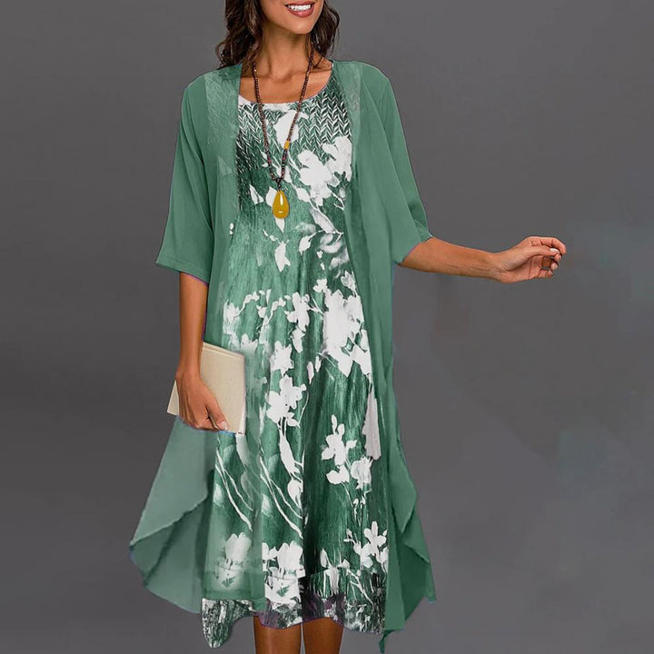 Sommerkleid mit Muster und mittlerer Länge