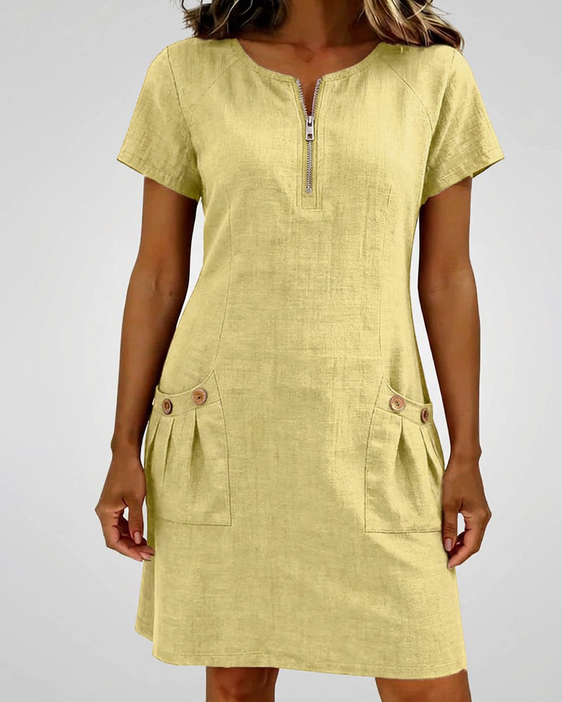 Kurzes Kleid mit kurzen Ärmeln