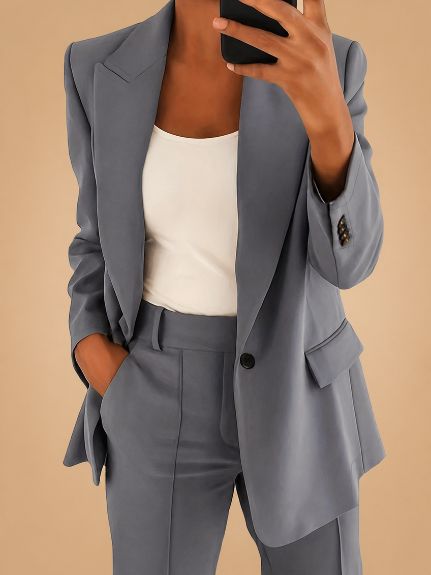 Damenanzug mit Jacke und Hose