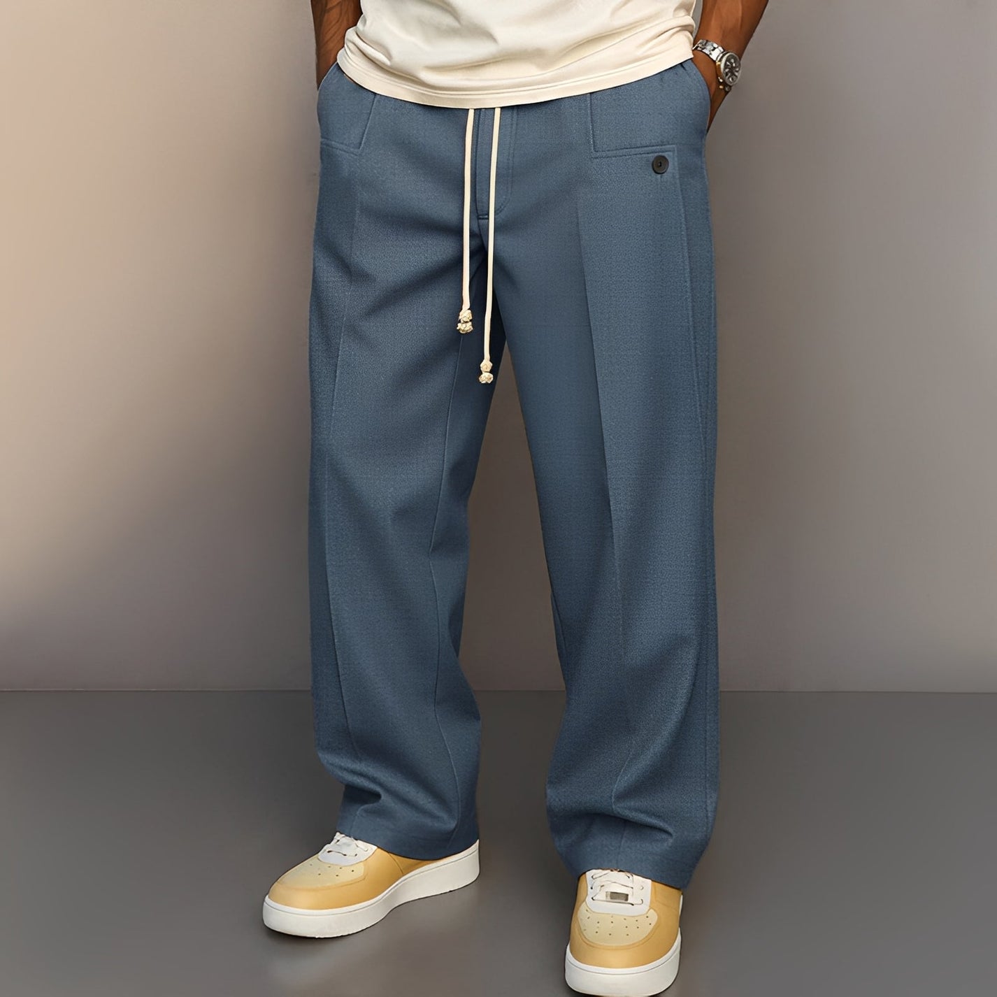 Herren Hose mit geradem Verlauf und markanten Merkmalen