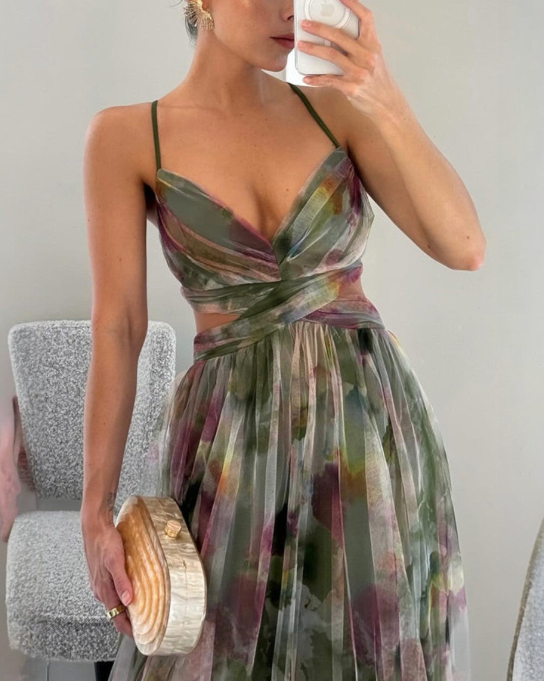Charmantes langes Sommerkleid mit Muster und Trägern