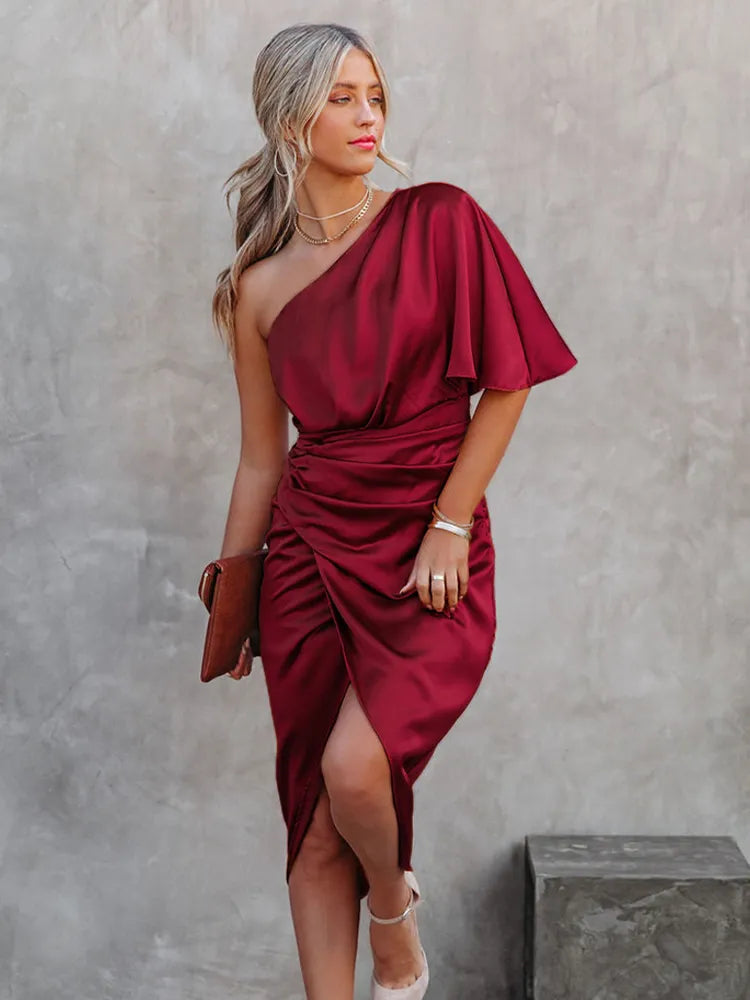 Damen Kleid mit einer Schulter und asymmetrischem Saum