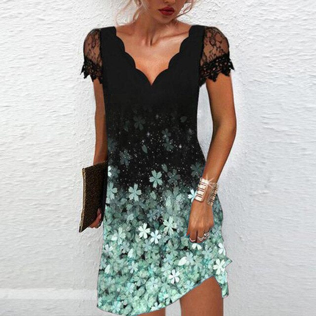 Elegantes kurzes Kleid mit Details