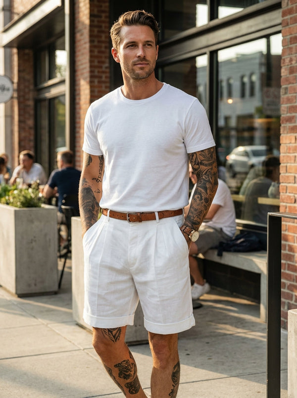 Elegante kurze Herrenhose mit umgeschlagenem Saum