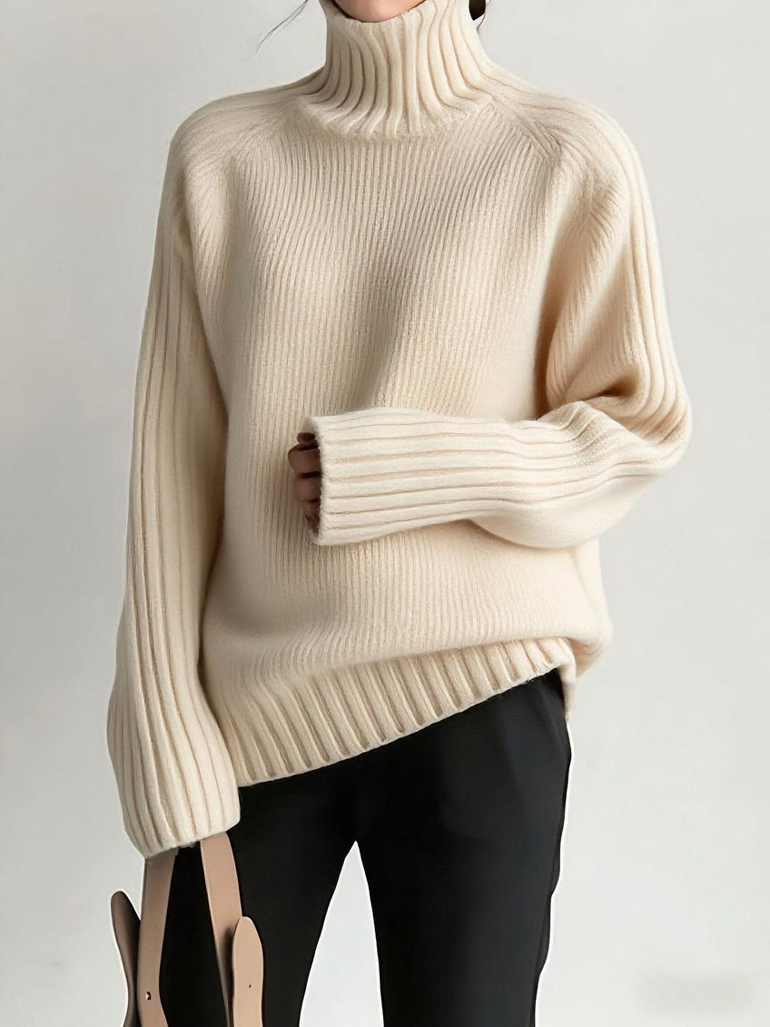 Eleganter Damenpullover mit hohem Kragen