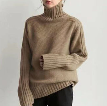 Eleganter Damenpullover mit hohem Kragen