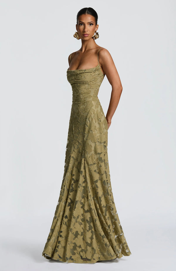 Elegantes Maxikleid mit schmalen Trägern und offenem Rücken