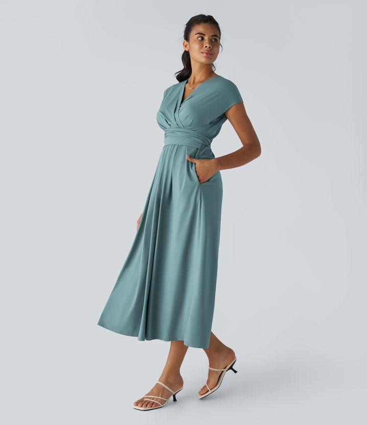 Elegantes Wickelkleid mit kurzen Ärmeln und Länge