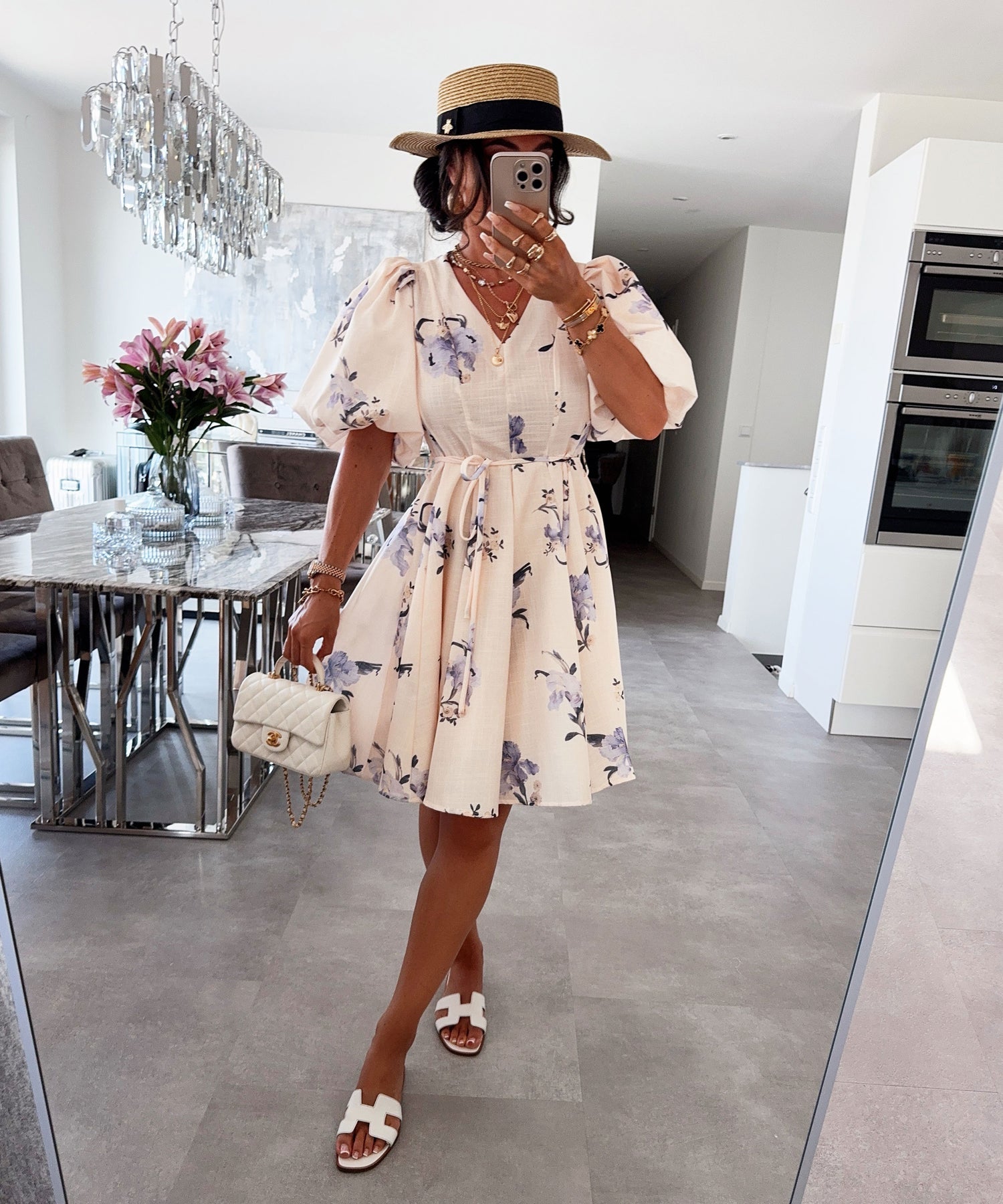 Elegantes kurzes Sommerkleid für Alltag Anlässe