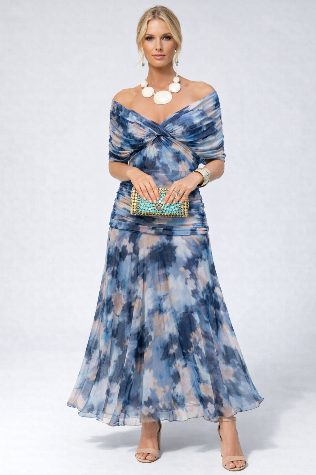Elegantes wadenlanges Kleid mit lockerer Schulterform