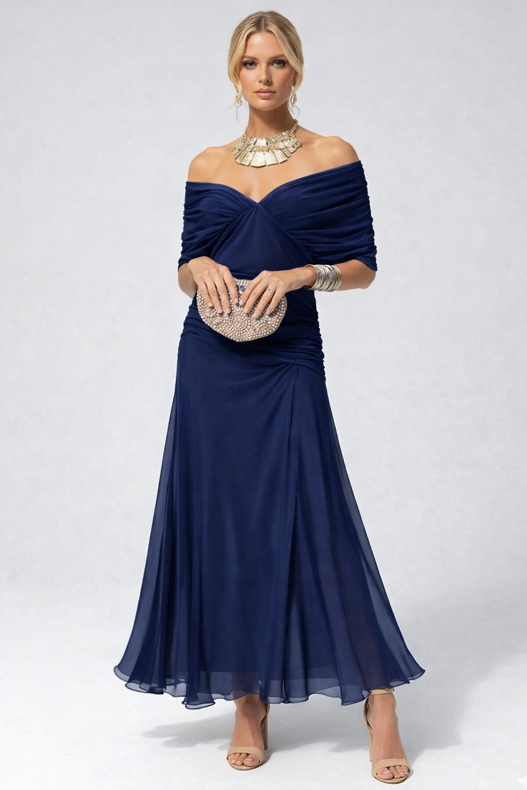Elegantes wadenlanges Kleid mit lockerer Schulterform