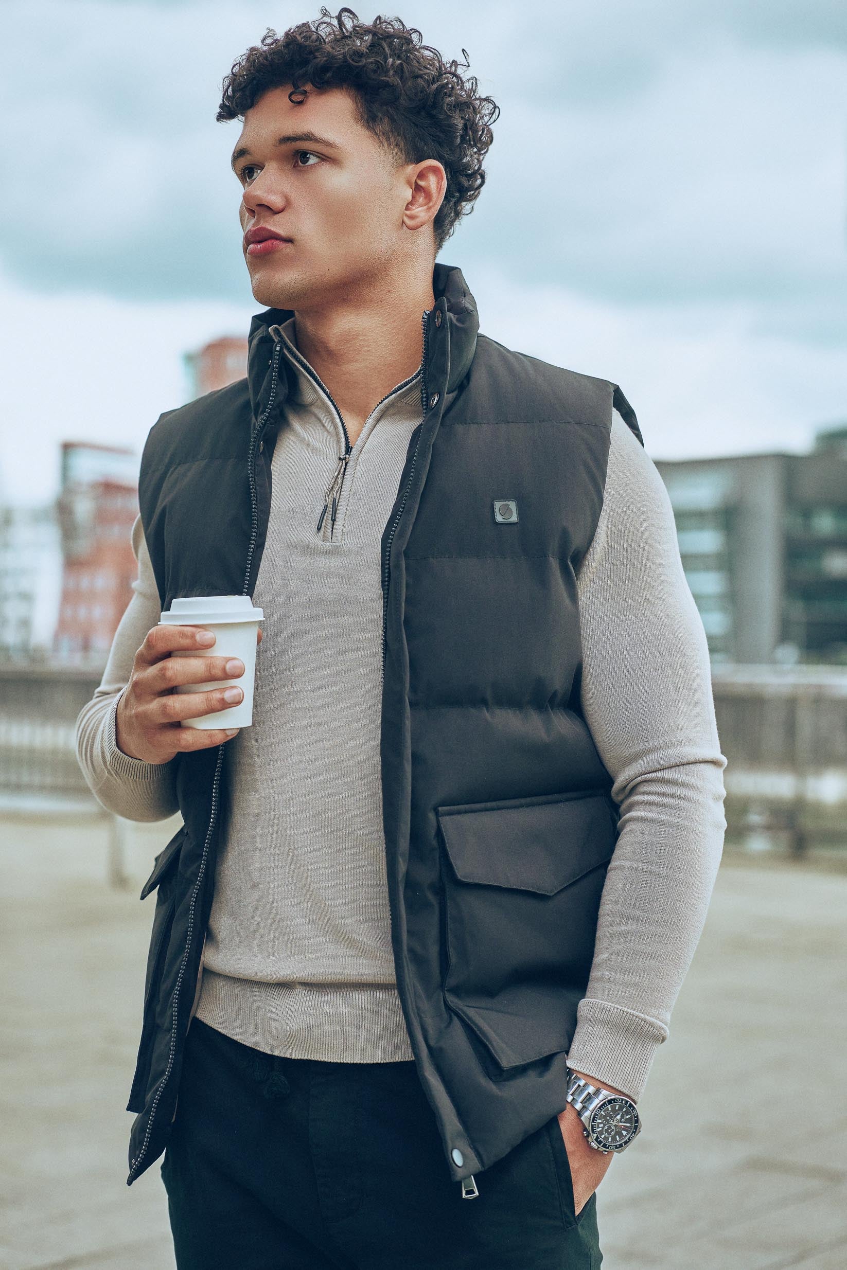 Herren Pullover mit Stehkragen und kurzer Reißverschluss