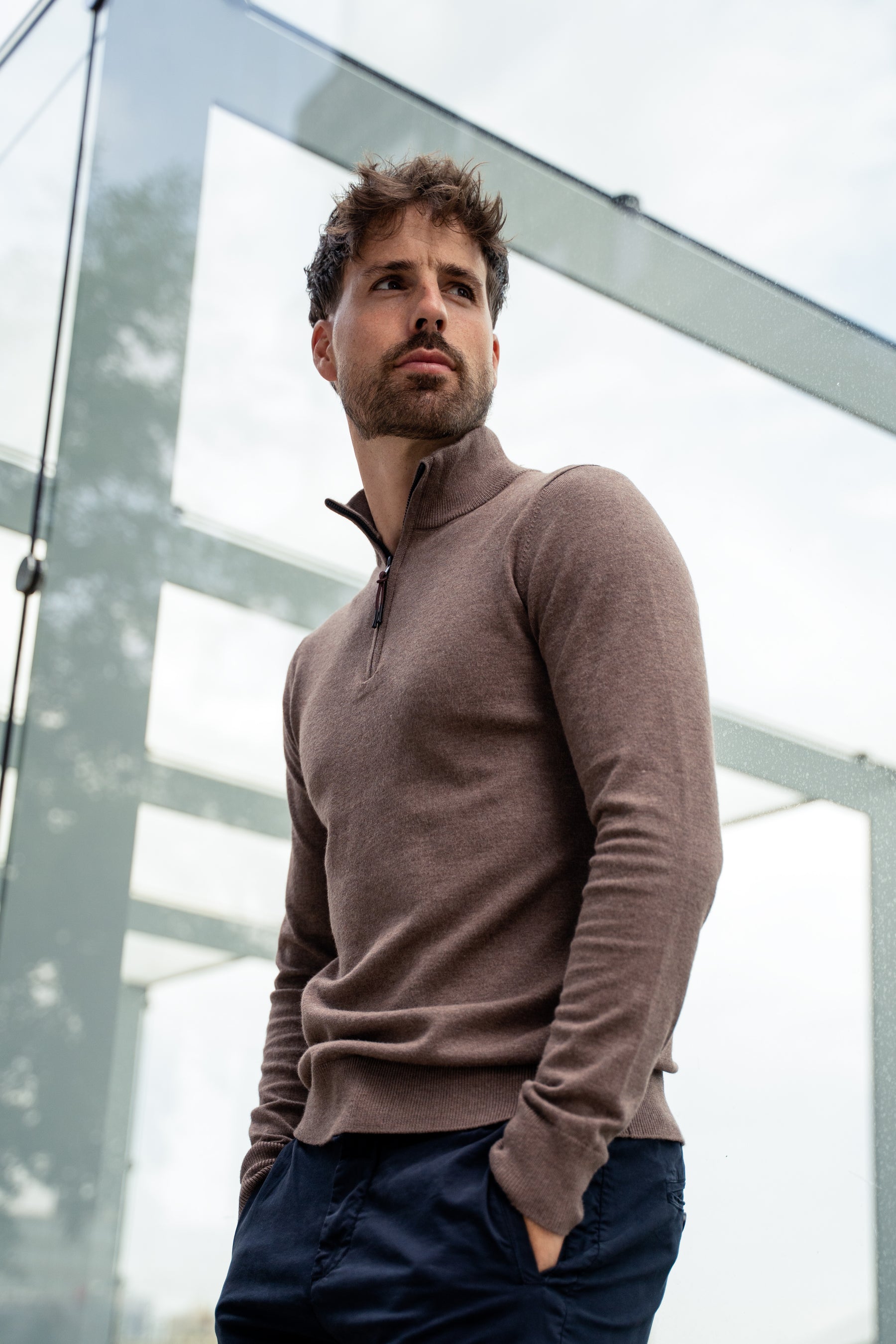 Herren Pullover mit Stehkragen und kurzer Reißverschluss