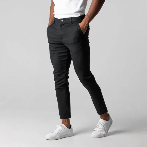 Moderne Chinohose für Herren im Alltag