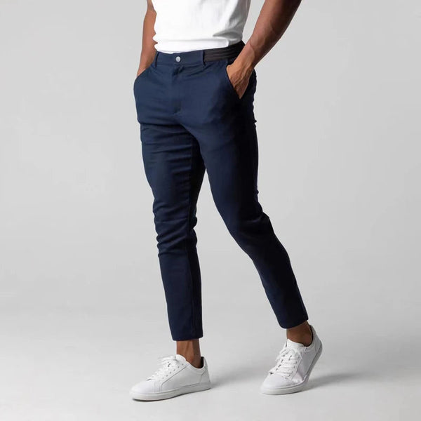 Moderne Chinohose für Herren im Alltag