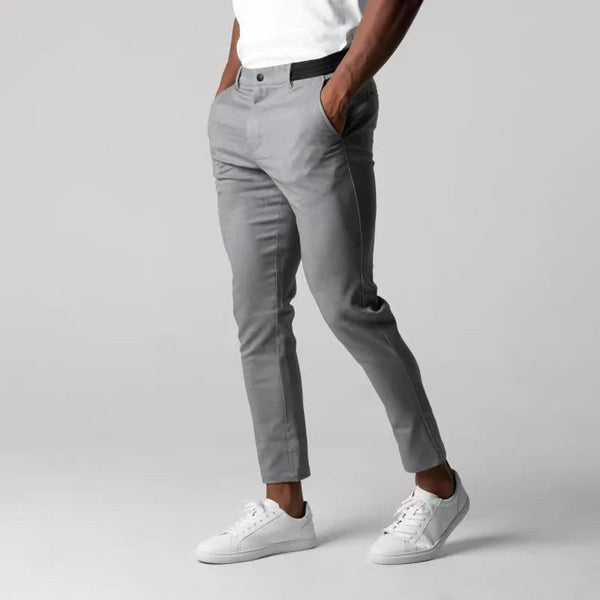 Moderne Chinohose für Herren im Alltag