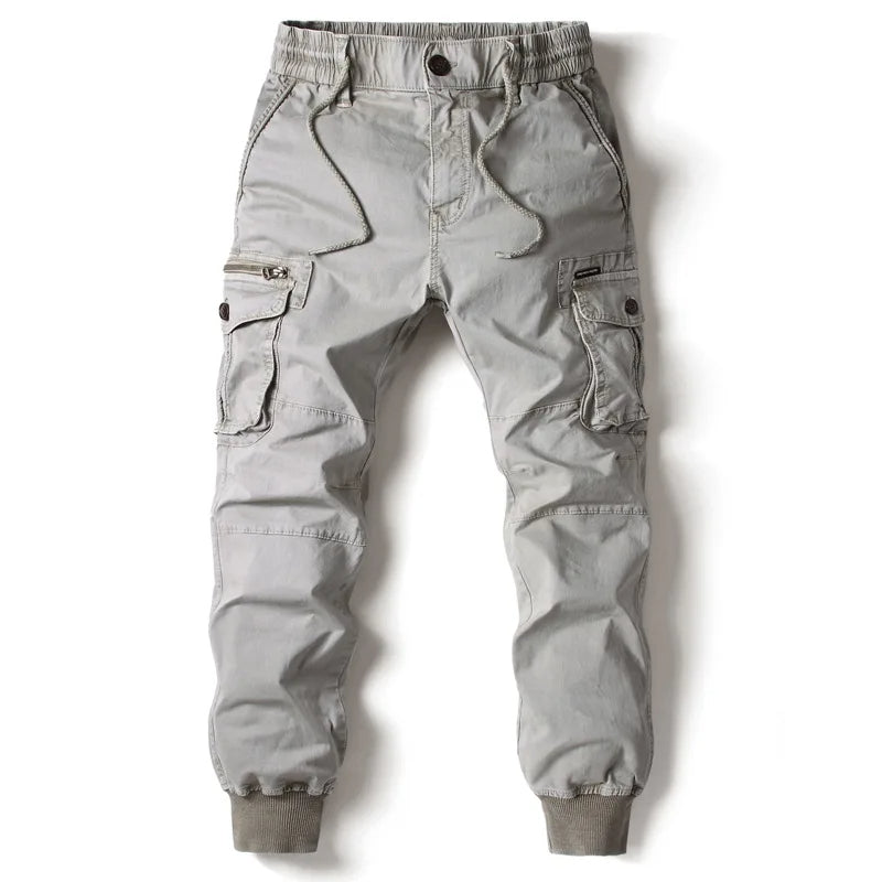Herrenhose mit praktischen mehreren Taschen