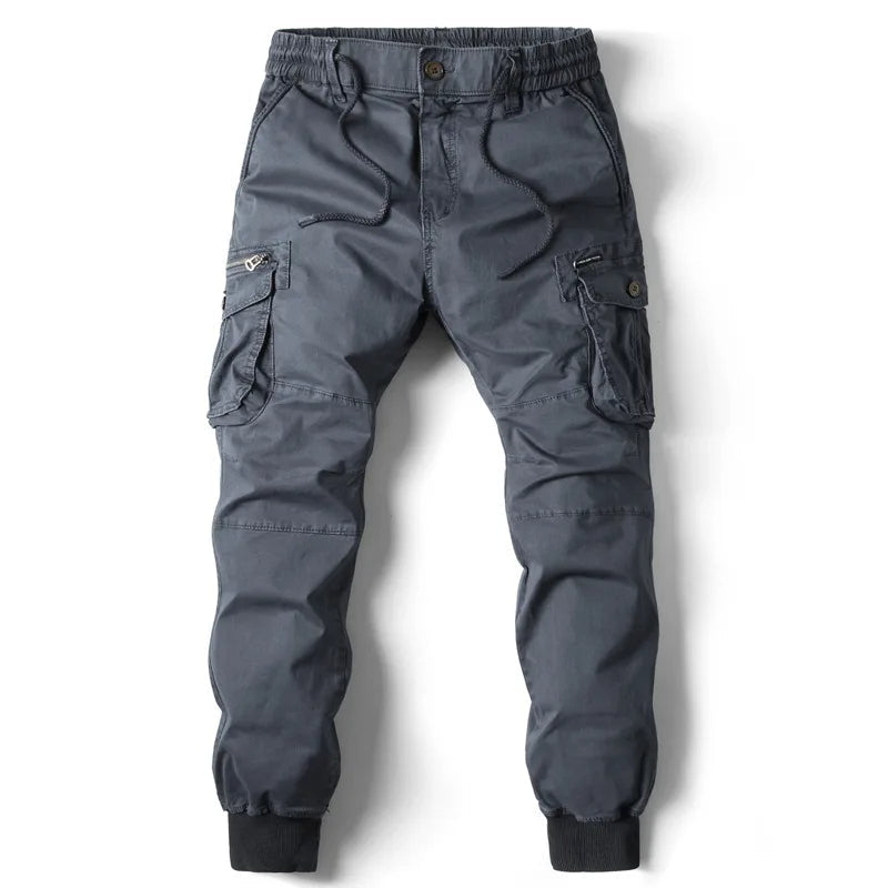 Herrenhose mit praktischen mehreren Taschen