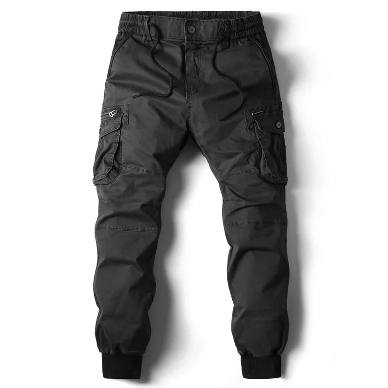 Herrenhose mit praktischen mehreren Taschen