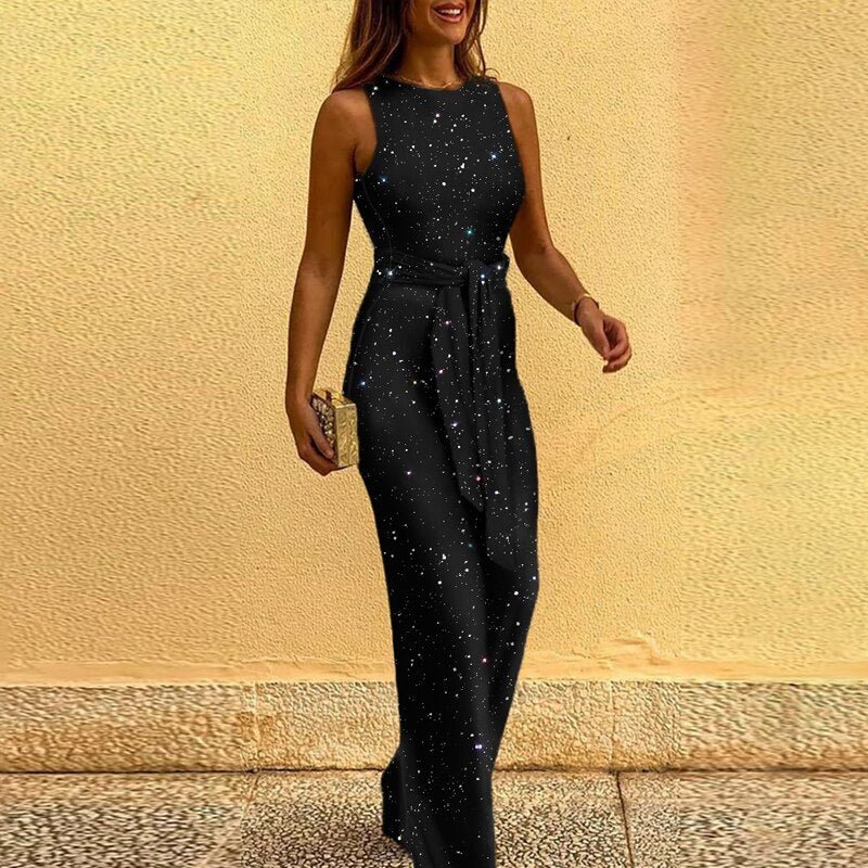 Jumpsuit mit glänzender Oberfläche und eleganter Form