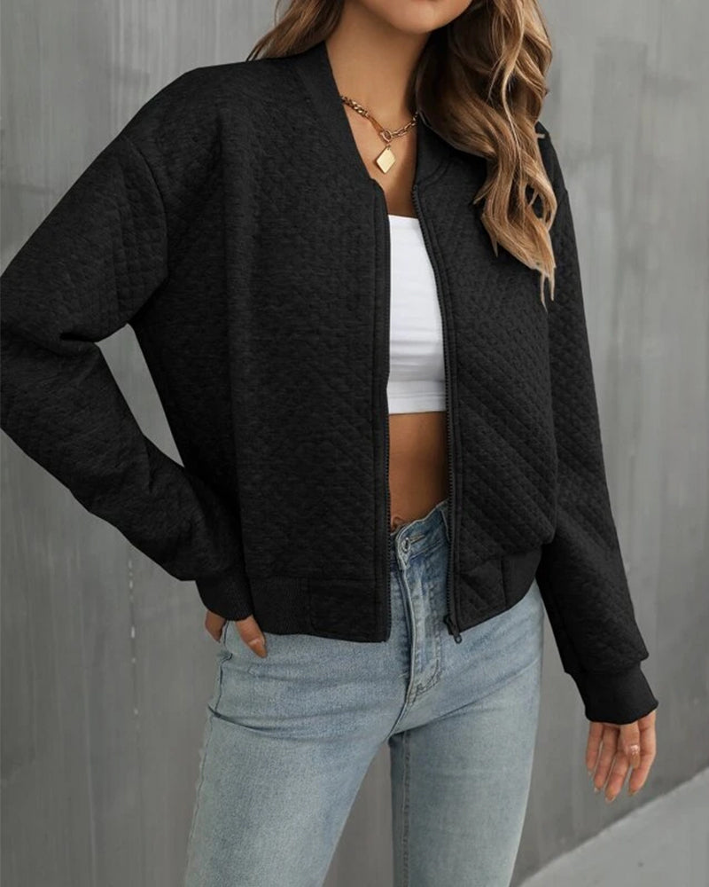 Kurze Damenjacke mit markanter Formgebung
