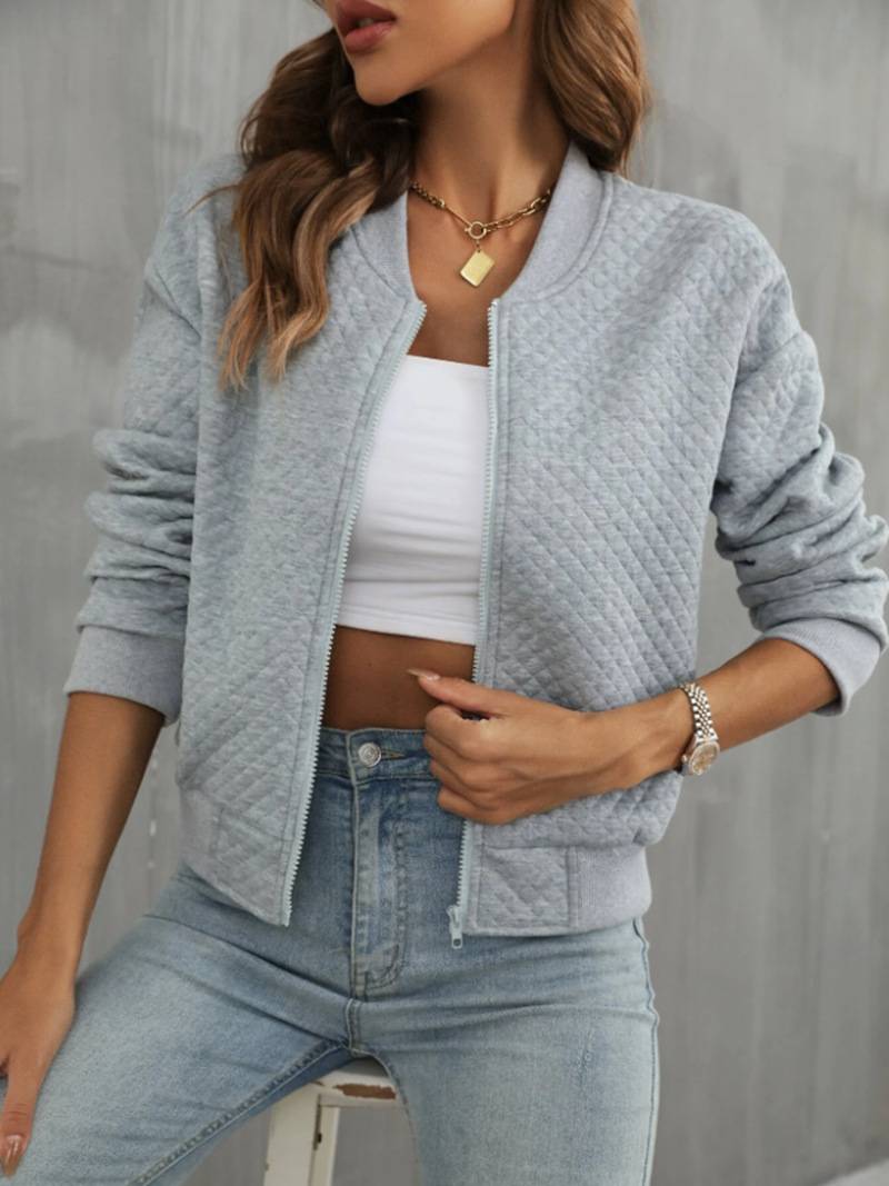 Kurze Damenjacke mit markanter Formgebung