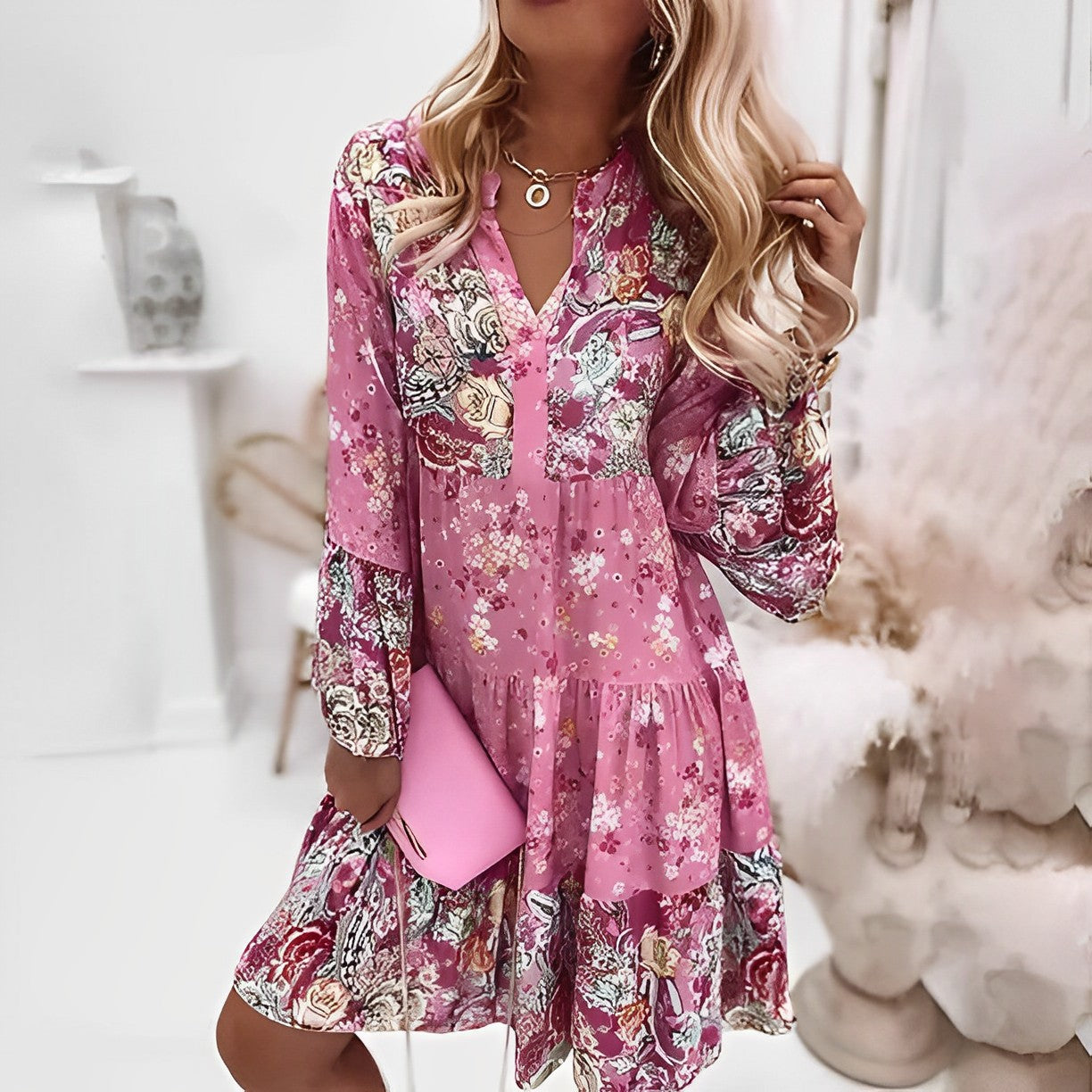 Kurzes Kleid mit Blumenmuster im Boho Stil