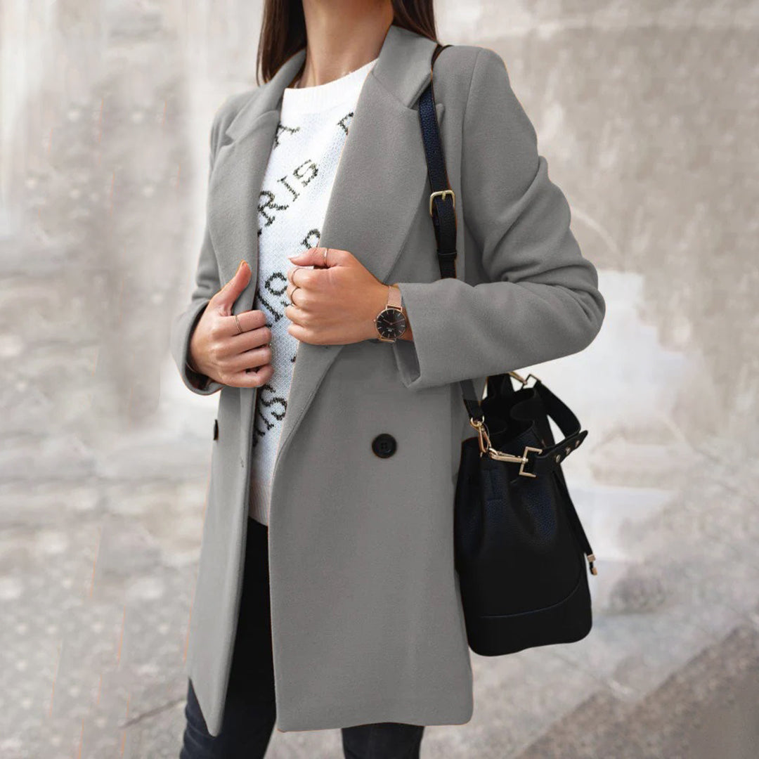 Langer Damen-Wintermantel mit breitem Kragen