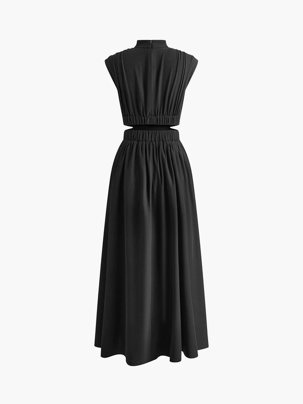 Langes Kleid mit Stehkragen und Aussparungen
