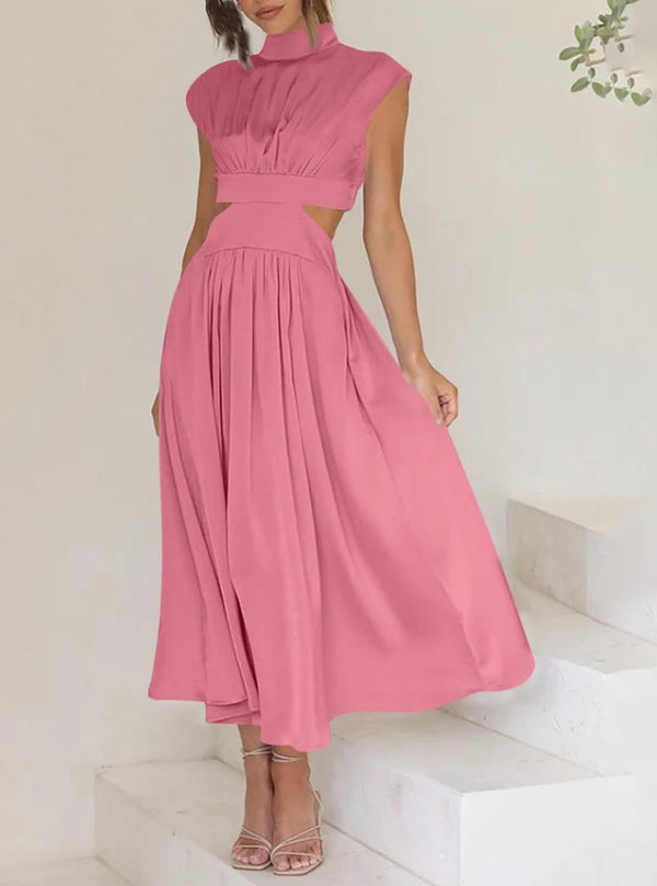 Langes Kleid mit Stehkragen und Aussparungen