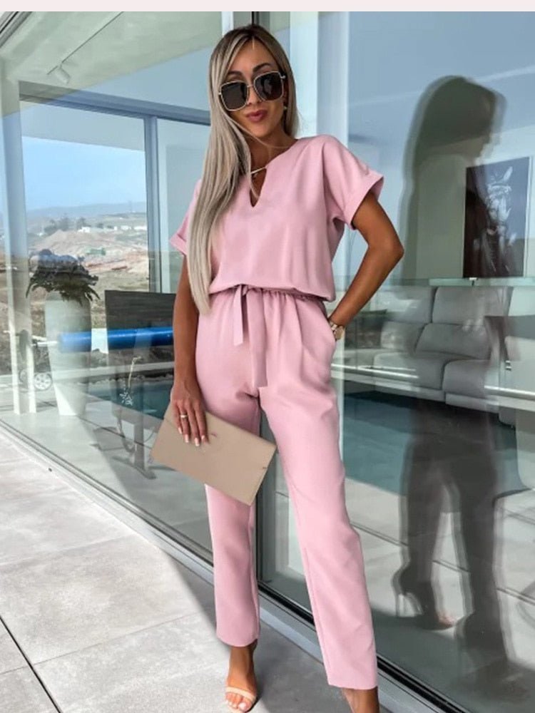 Locker geschnittener Jumpsuit mit kurzen Ärmeln