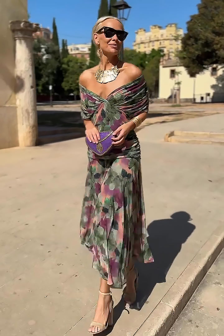 Maxi Kleid mit V-Ausschnitt und fließender Form