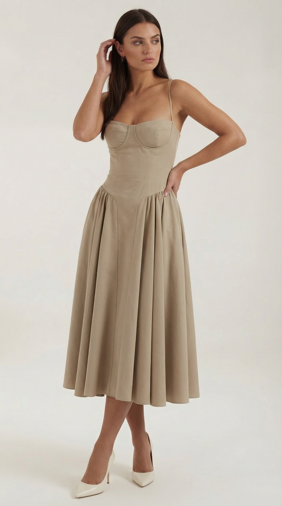 Midikleid mit Korsettform und schmalen Trägern