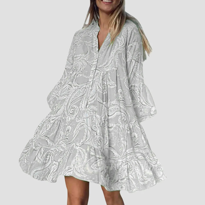Kurzes Strandkleid mit verspieltem Muster