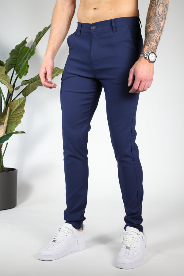 Moderne Hose mit schlanker Form und klarem Schnitt