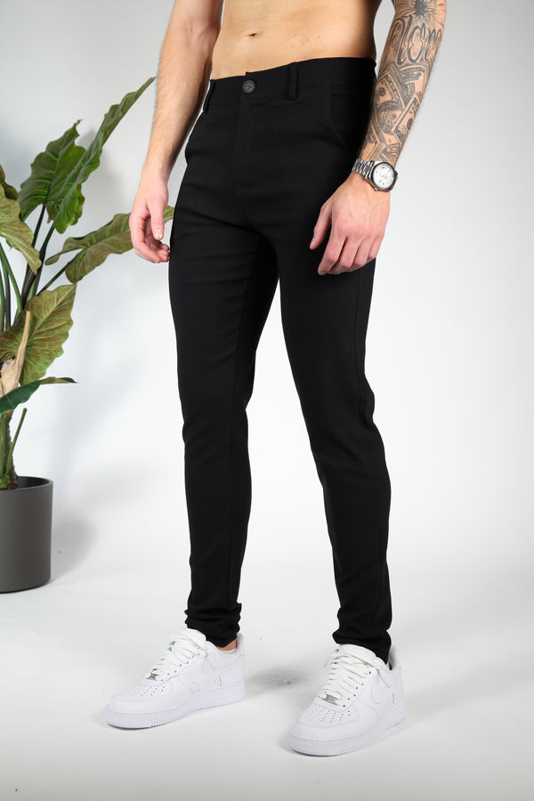 Moderne Hose mit schlanker Form und klarem Schnitt