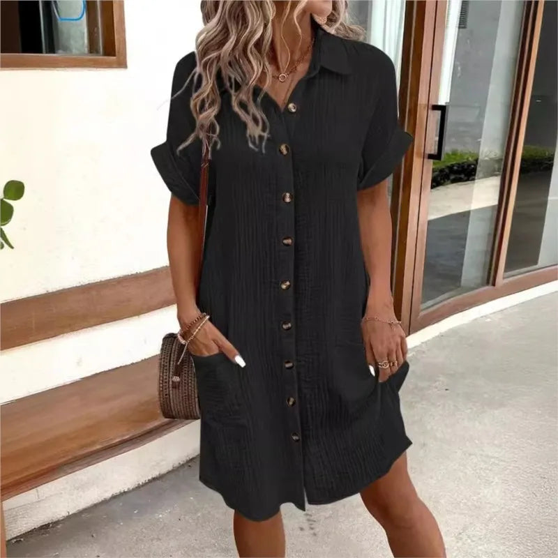 Sommerkleid mit Knöpfen und kurzen Ärmeln