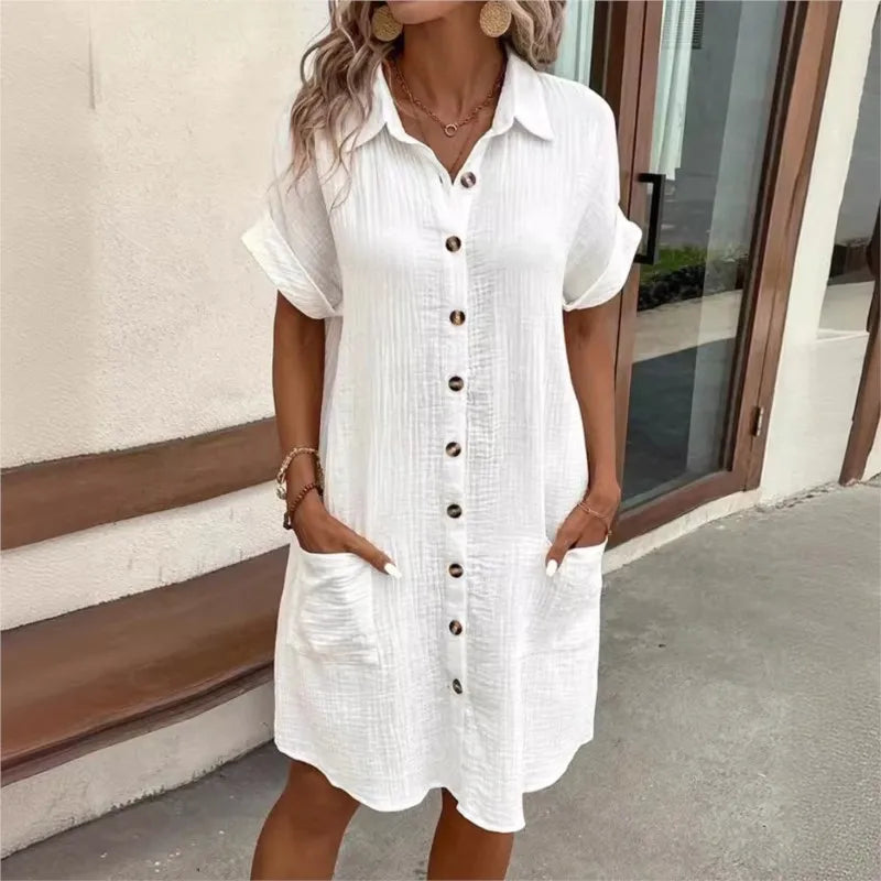 Sommerkleid mit Knöpfen und kurzen Ärmeln