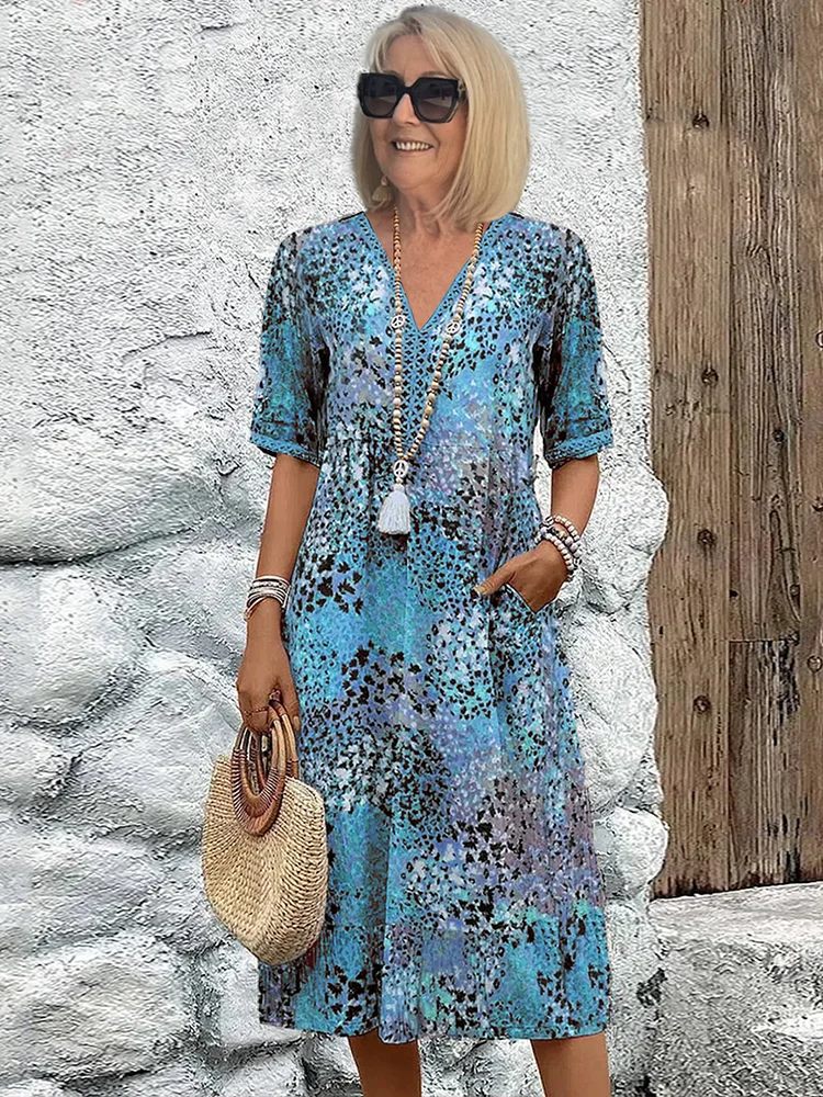 Sommerkleid mit V-Ausschnitt und Muster