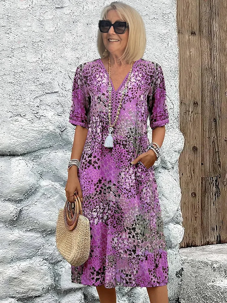 Sommerkleid mit V-Ausschnitt und Muster