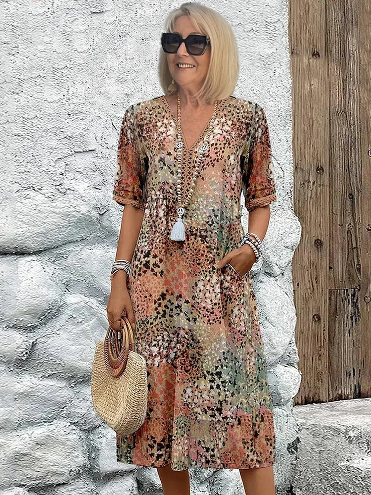 Sommerkleid mit V-Ausschnitt und Muster