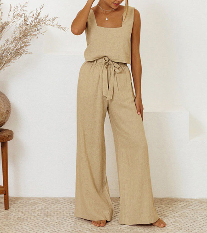 Sommerliche Damen Kombination mit weiter Hose und ärmellosem Oberteil