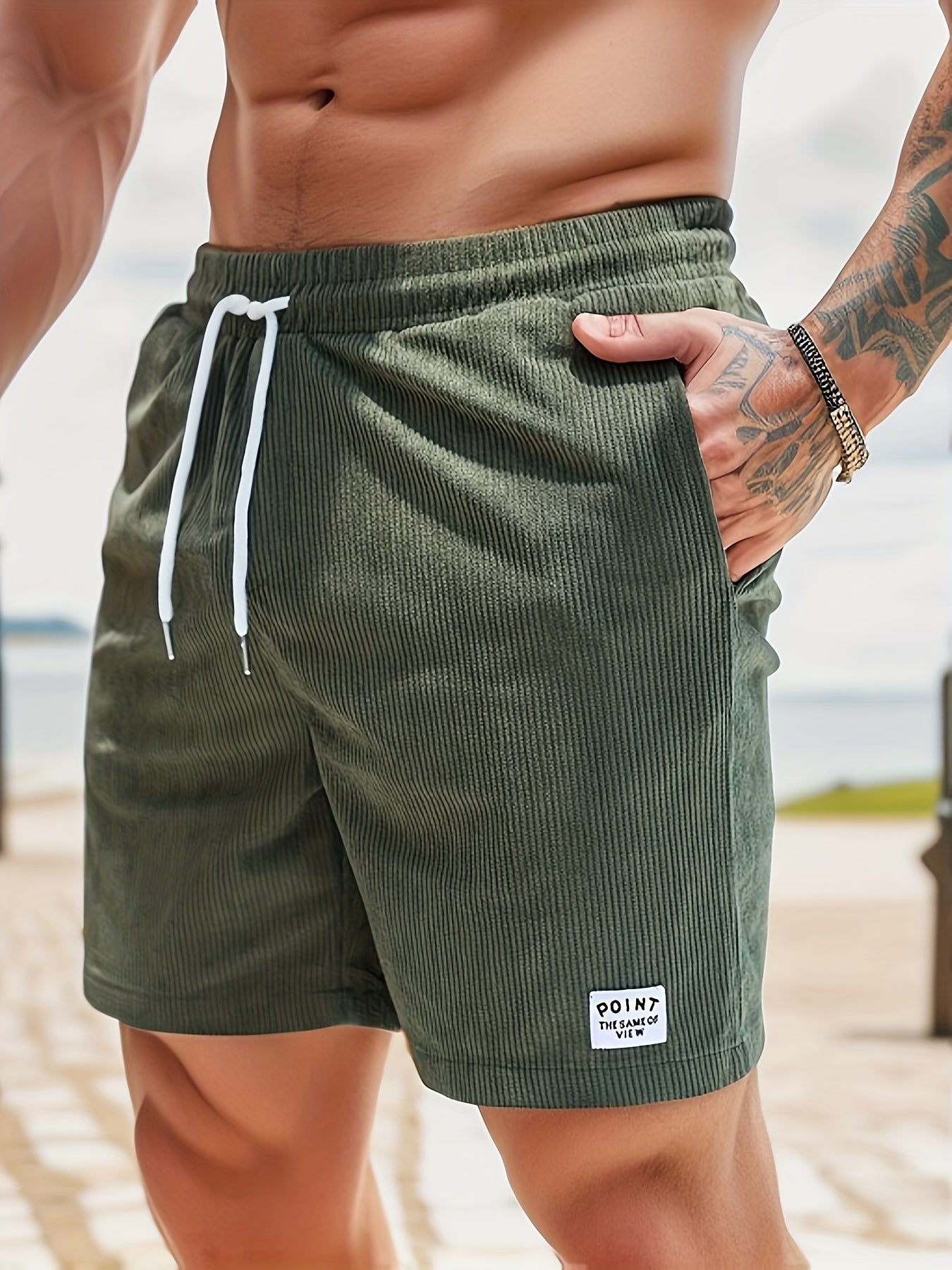 Sommerliche kurze Herrenhose mit unaufgeregter Ausstrahlung