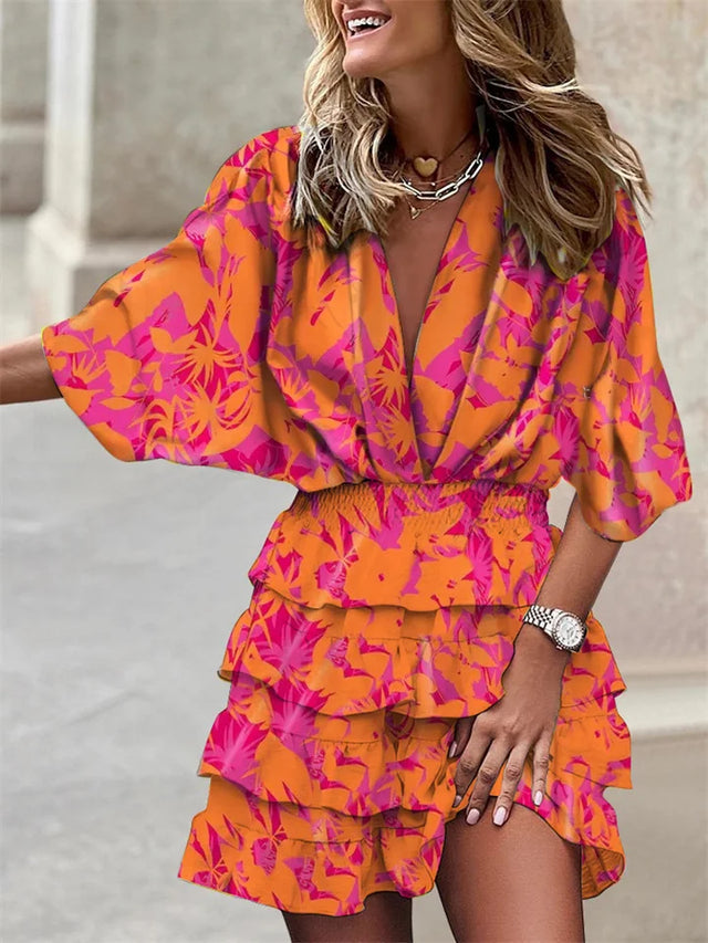 Sommerliches kurzes Kleid mit V-Ausschnitt und Rüschen