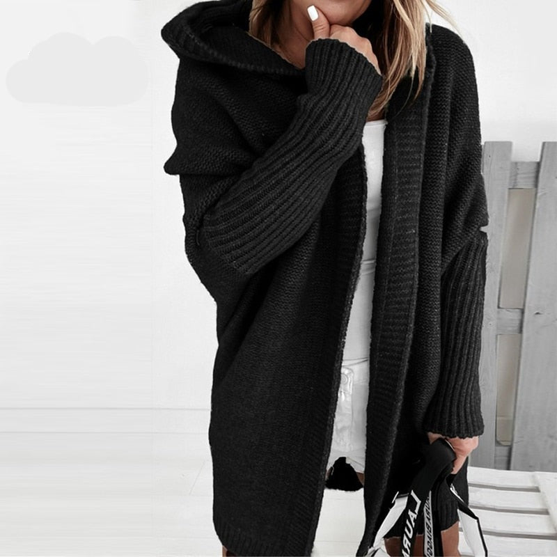 Stilvolle Damen Strickjacke mit Kapuze