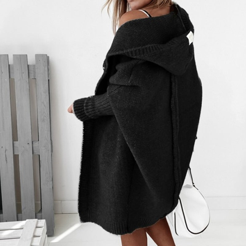 Stilvolle Damen Strickjacke mit Kapuze