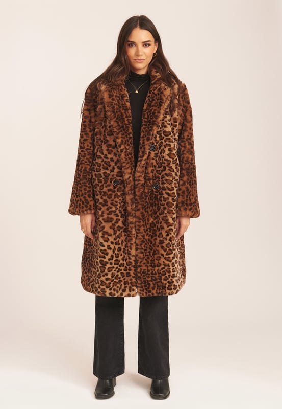 Stilvoller Damen Mantel mit Leopardenmuster