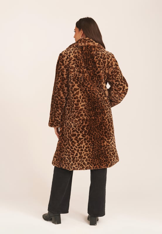 Stilvoller Damen Mantel mit Leopardenmuster