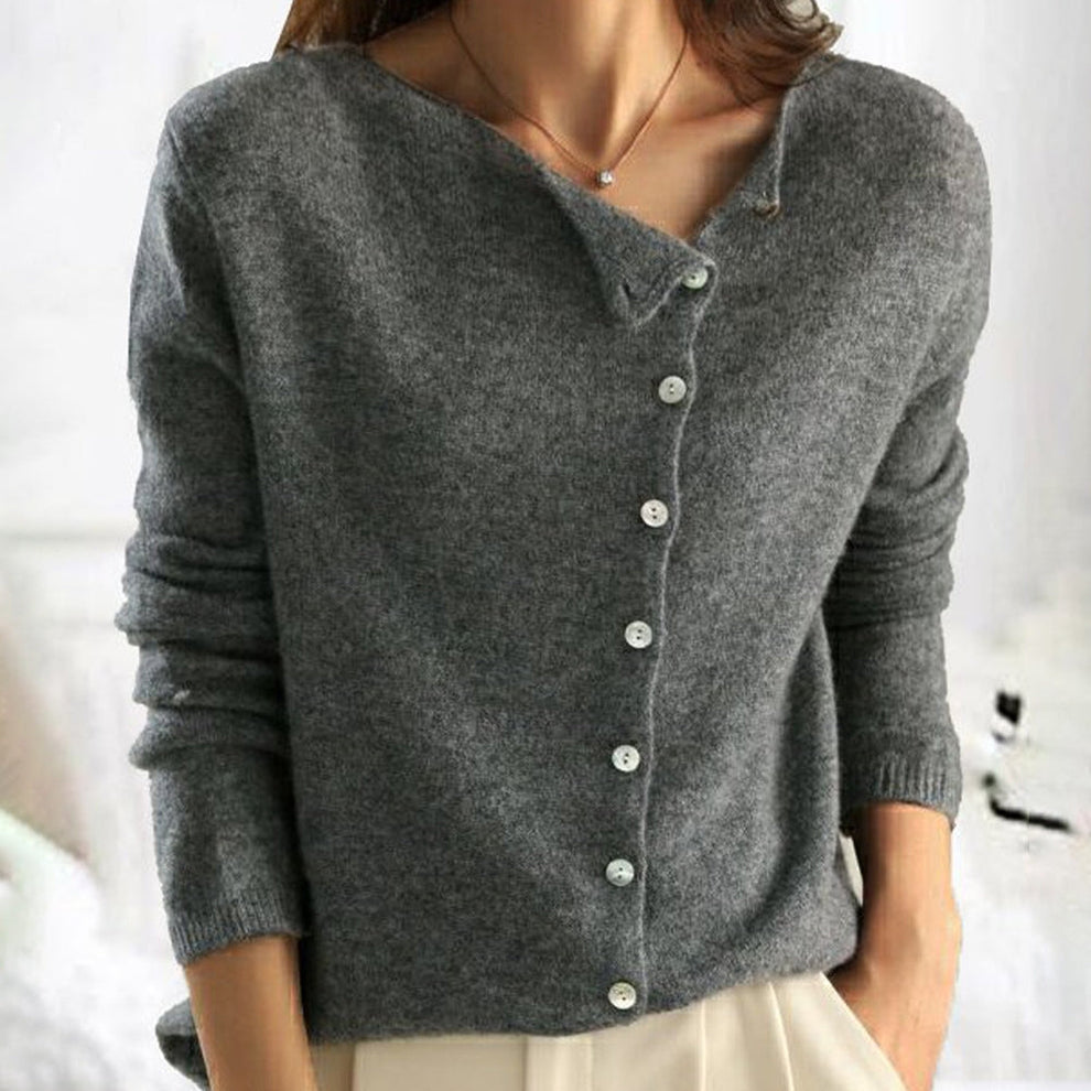 Stilvoller Damen Pullover mit diagonalen Knöpfen
